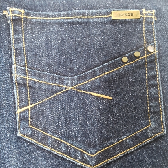 Chicos so slimming dark blue wash size 0( 4 )jeans - Picture 3 of 14